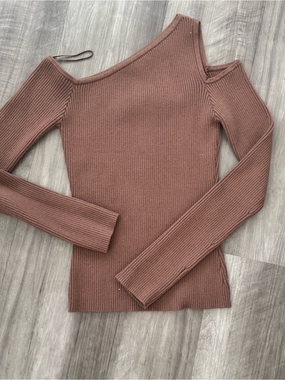 Bershka Ribbed One-Shoulder Cold-Shoulder Sweater - Mauve